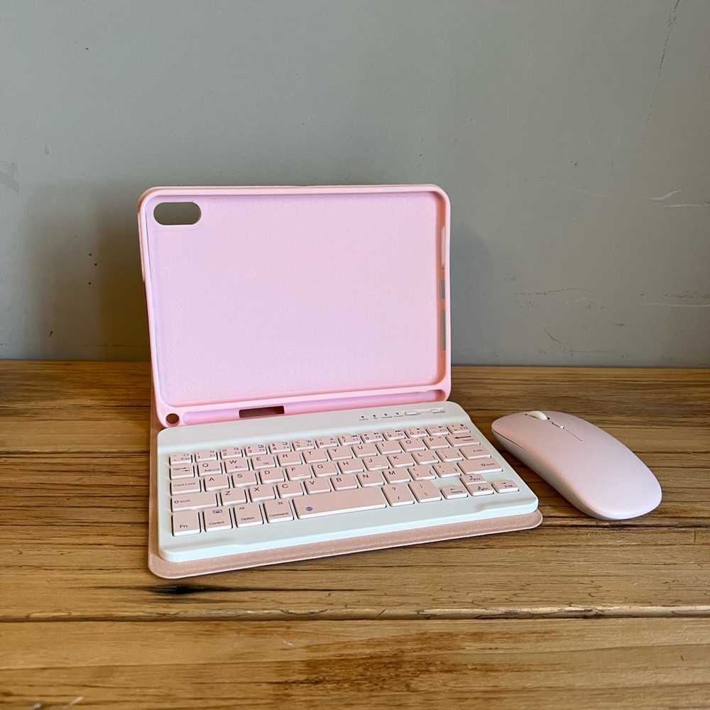 Pink Smart Keyboard Case With Matching Wireless Mouse - Picture 2 of 10